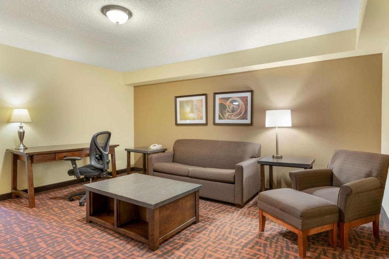 Best Western Louisville East Exterior foto